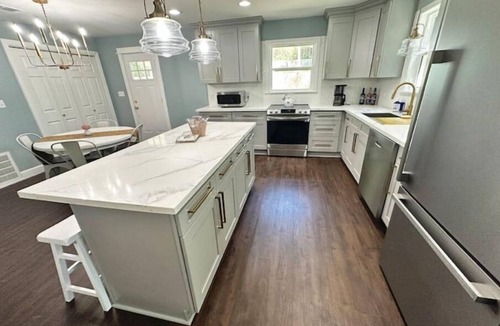 Avinger House | Magnolia Lake House