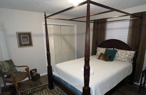 Shreveport House | Magnolia Retreat - full size home nestled in quiet community near the interstate