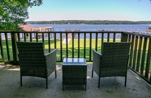 Homer House | Main House + GuestHouse LakeFront ; Sleeps 14; Ramp