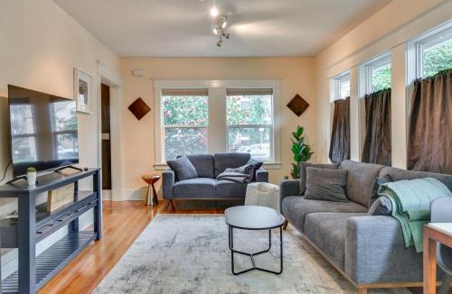 Hough House | Main Street Retreat! Urban Cottage in Vancouver