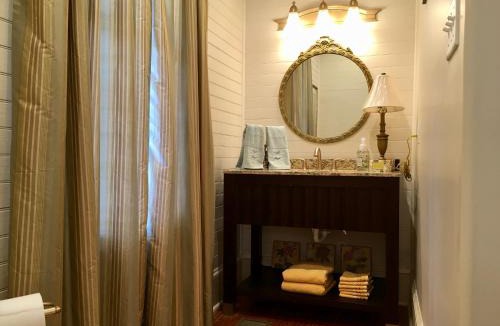 Historic Downtown Apalachicola Bed & Breakfast | Majestic Jewel of Apalachicola