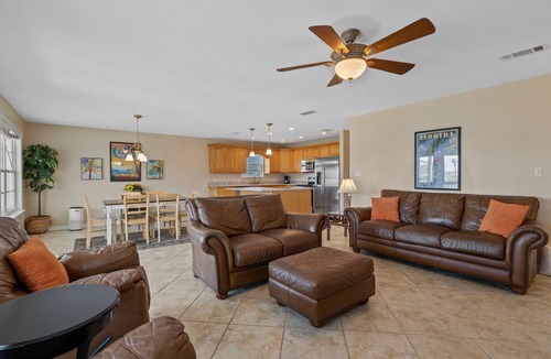 Toilla Segunda House | Maldonado Beach House | 200 Steps to Pensacola Beach | Dog-Friendly