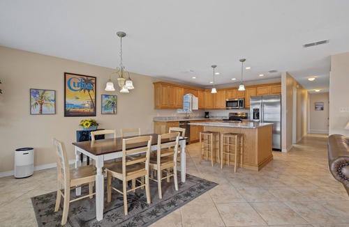 Toilla Segunda House | Maldonado Beach House | 200 Steps to Pensacola Beach | Dog-Friendly