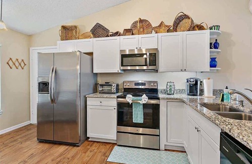 Southside House | Malibu Cottage on Lake Mandarin - WIFI, FIRE PIT