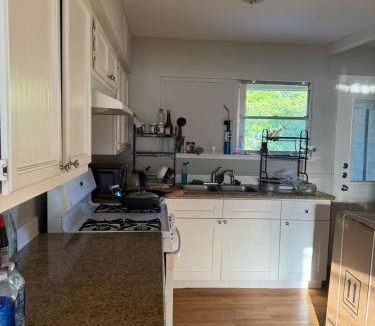 Texas City House | Man's bed in the living room only 18 dollars