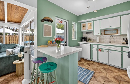 Wilton Manors House | Manatee Manors | Waterfront Retreat, Heated Pool & Tiki Bar + Near Beaches