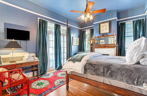 Faubourg Livaudais Bed & Breakfast | Mansion in the Garden District