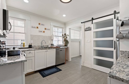 Birmingham House | Mara Retreat : Unit A: Fire Pit-Grill-Groups-Patio-Games-Ping Pong Table