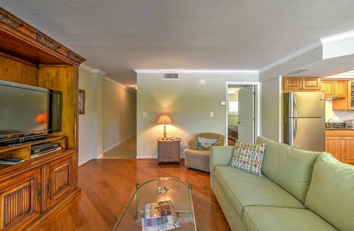 Marco Island Condo | Marco Island Condo w/Patio: Steps to Beach Access
