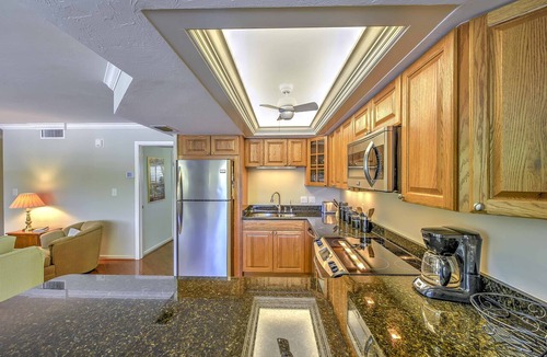 Marco Island Condo | Marco Island Condo w/Patio: Steps to Beach Access
