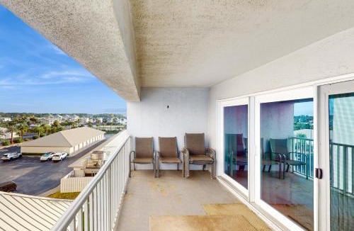Biltmore Beach Apartment | Mariner West #501: Mariner's Retreat