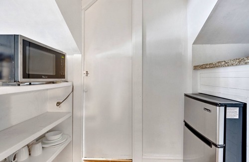 Historic Seaport Condo | *MATECUMBE SUITE @ SEAPORT INN* Guest Suite w/Pool Access + LAST KEY SERVICES