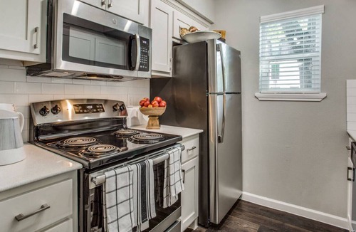 Braeswood Place Apartment | Medical Center Rice University 3 Bedroom Pool