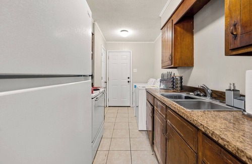 Pineville Apartment | Medical Stay King Bed Smart TV WiFi Pets W/D