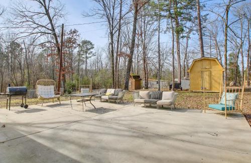 Benton House | Meech Legacy House | Southern Charm & Cozy Comfort