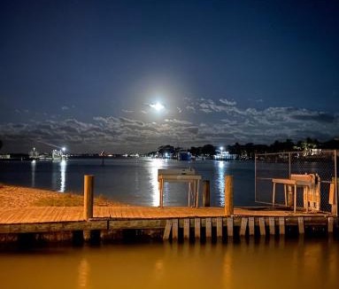 Stuart House | Mermaid Oasis Stuart Whole House 2 bed 2 Bath & extra Bonus Room- Fenced in Yard with Boat Parking