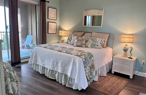 Gulfport Condo | Mermaids Retreat - Luxury Relaxation, Heated Indoor Pool & Spa, Gym facility…