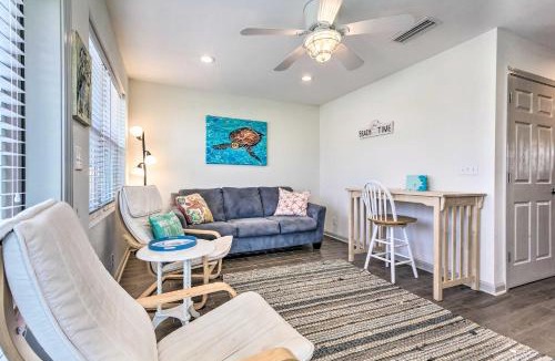 Mexico Beach Apartment | Mexico Beach Getaway with Balcony and Ocean Views!