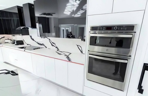 Ludlam House | Miami 4BR House 7 Min to FIU Heated Pool & BBQ