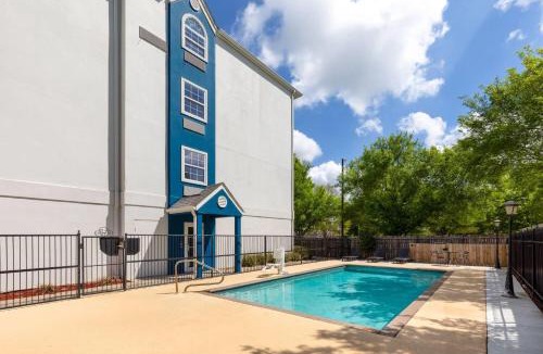 Scotlandville Hotel | Microtel Inn and Suites Baton Rouge Airport