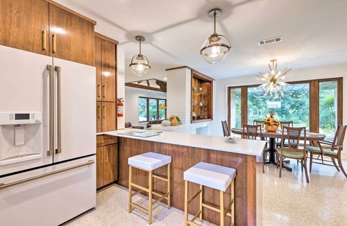 Biloxi House | Mid-Century Dream Home < Half-Mile to Beach!
