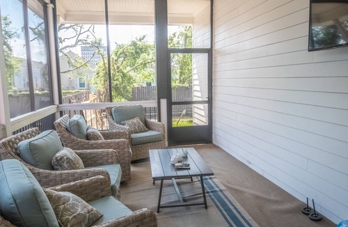 Tulane - Gravier House | Mid City Gorgeous Custom 4/3 one block from Street Car