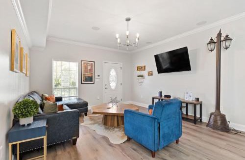 Tulane - Gravier House | Mid-City home w pool, near Frenchmen St