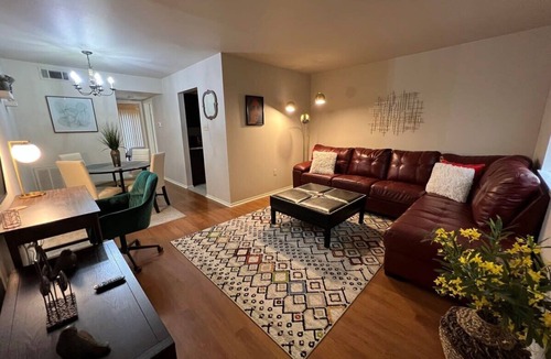 Mid City South Apartment | Mid-City One Bedroom Apartment with King Bed