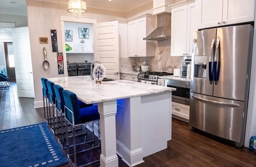 Tulane - Gravier House | Mid City Sapphire Oasis, Steps to Streetcar & More