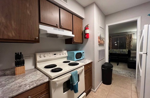 Mid City South Apartment | Mid-City townhouse 2 BR apt
