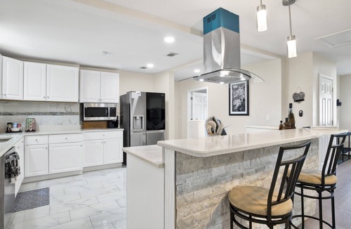 Warrington House | Milton Rd Retreat~ NAS-Corry Station-Downtown~ Beaches