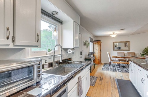 Florida Panhandle House | Milton Waterfront Home w/Dock & Outdoor Kitchen!