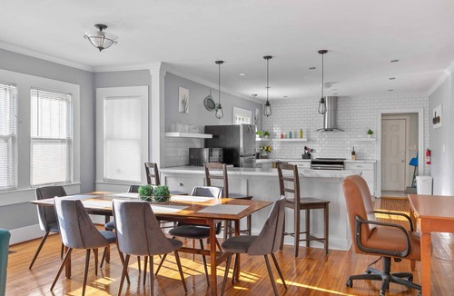 Birmingham House | Mins to Airport & Downtown-Beautiful Tarrant Home