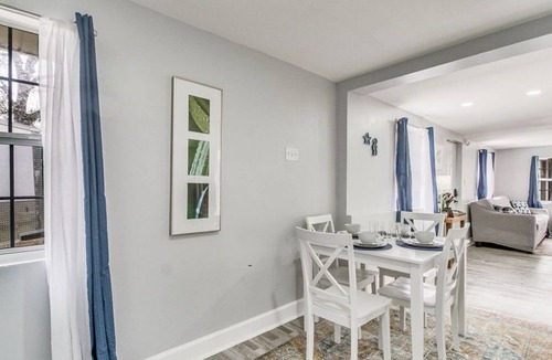 West Pensacola House | Mins to Downtown & the Beach! Myrtle Two-Suites!