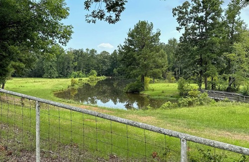 Benton House | Minutes from Cypress Lake boat launch 2 local event venues Bodcau wildlife mngt