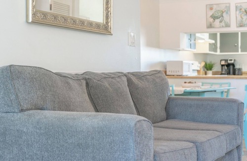 Silver Sands Beach House | Minutes to Beach | Pet-Friendly! | FLPCB96