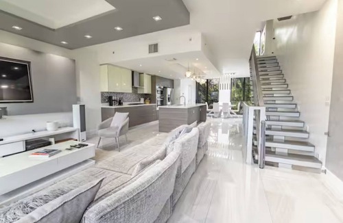 Bay Harbor Islands Condo | Minutes to the Beach 4BR Modern Luxury and Walk to Bal Harbour