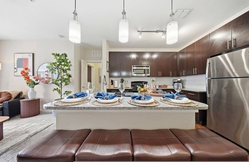 Courier City - Oscawana Apartment | Modern 2BR w/Pool + Pet-Friendly | Unit #21