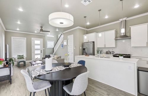 South Baton Rouge House | Modern 3BR/2.5BA House Minutes From Perkins Rowen