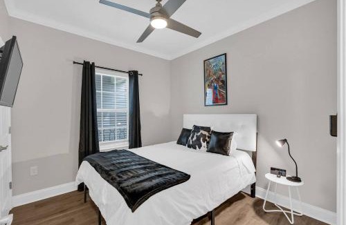Tulane - Gravier House | Modern 3BR home w fenced backyard