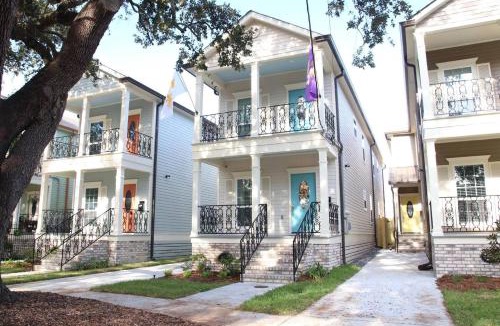 Tulane - Gravier House | Modern 3BR home w fenced backyard