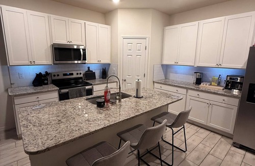 Westminister House | Modern 3BR Retreat, Family Friendly, Near Fort Myers