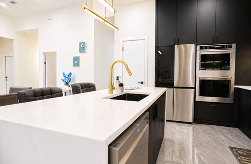 Northwest Dallas House | Modern 4BR Home Near DAL Airport & Top Attractions