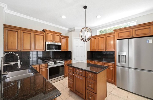 Lutz House | Modern 4BR Retreat | Easy Gulf Beach Day Trips