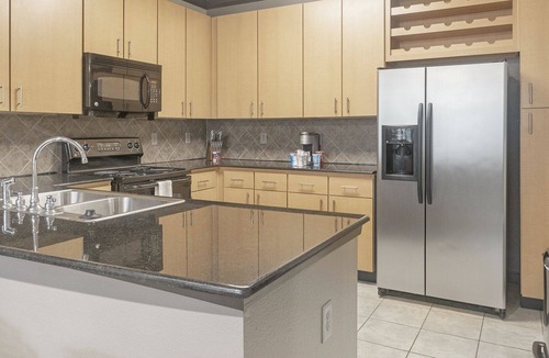 Mid City South Apartment | Modern Apartment in Prime Location (ID5426X47)