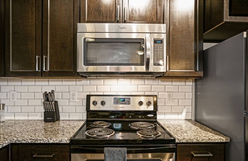 Crestline Heights Apartment | Modern Apartment in Prime Location (ID1246)