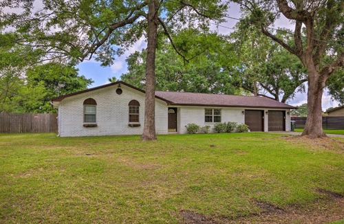 Brent House | Modern-Chic Pensacola Home with Spacious Yard!