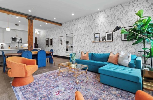 Central Business District Hotel | Modern Comfort – Pool, Gym, & Game Room! Hotel