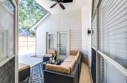 Plano House | Modern Cozy 3 Bedroom Family Home