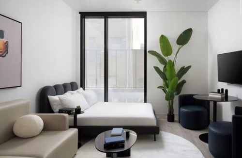 Historic Ybor Apartment | Modern Cozy Tampa Studio Near Ybor City & Downtown